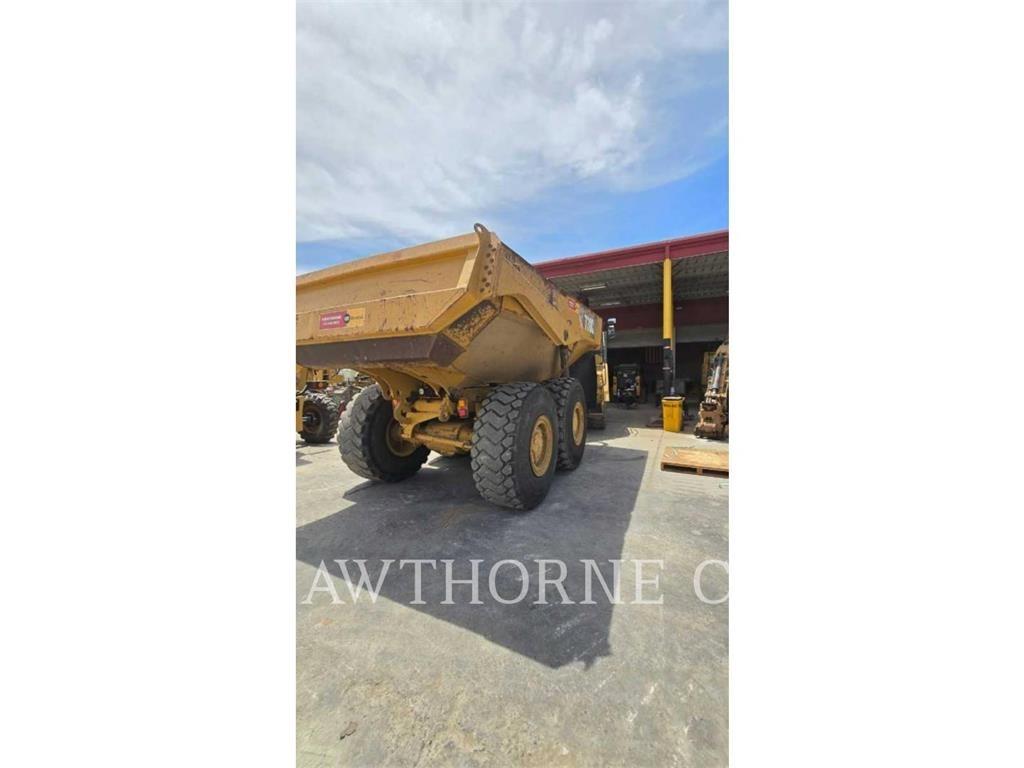CAT 730C2 Liigendraamiga pinnaseveokid