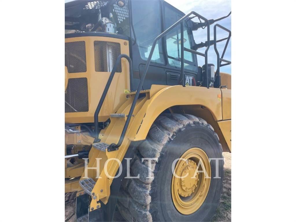 CAT 735 Liigendraamiga pinnaseveokid