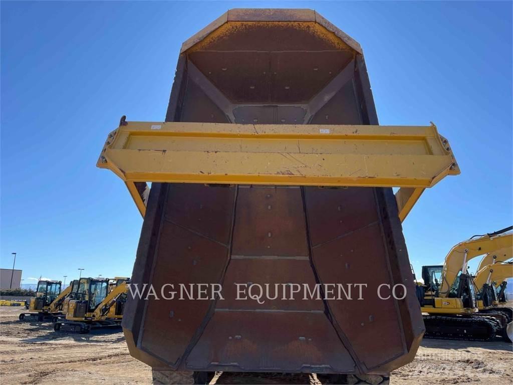 CAT 735C Liigendraamiga pinnaseveokid