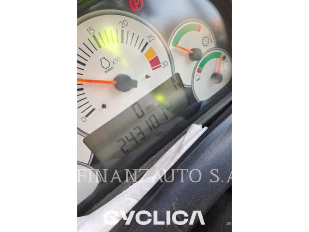 CAT 740 Liigendraamiga pinnaseveokid