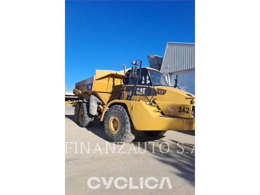 CAT 740 Liigendraamiga pinnaseveokid