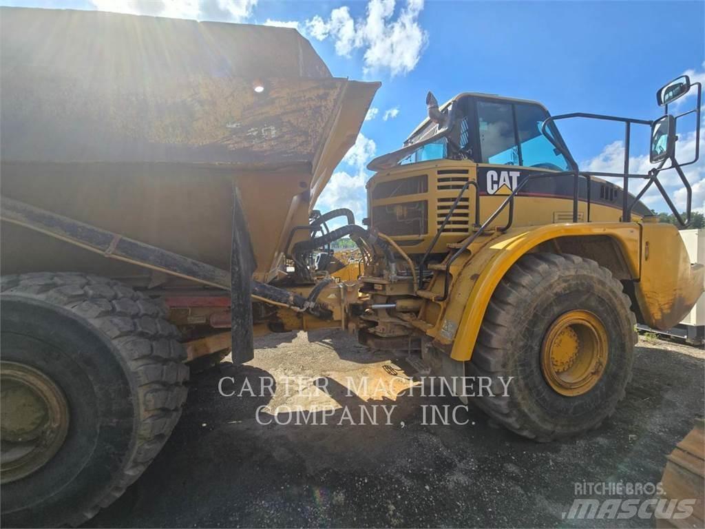 CAT 740 Liigendraamiga pinnaseveokid