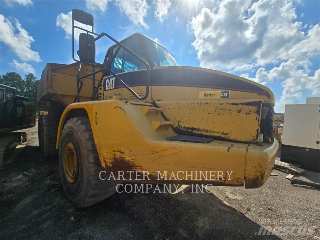 CAT 740 Liigendraamiga pinnaseveokid