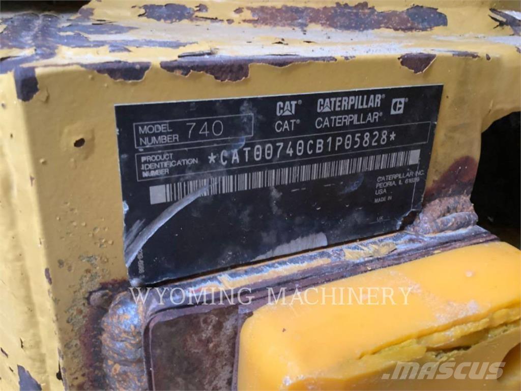 CAT 740 Liigendraamiga pinnaseveokid