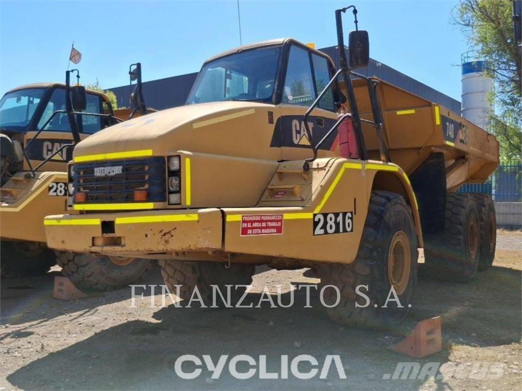 CAT 740 Liigendraamiga pinnaseveokid