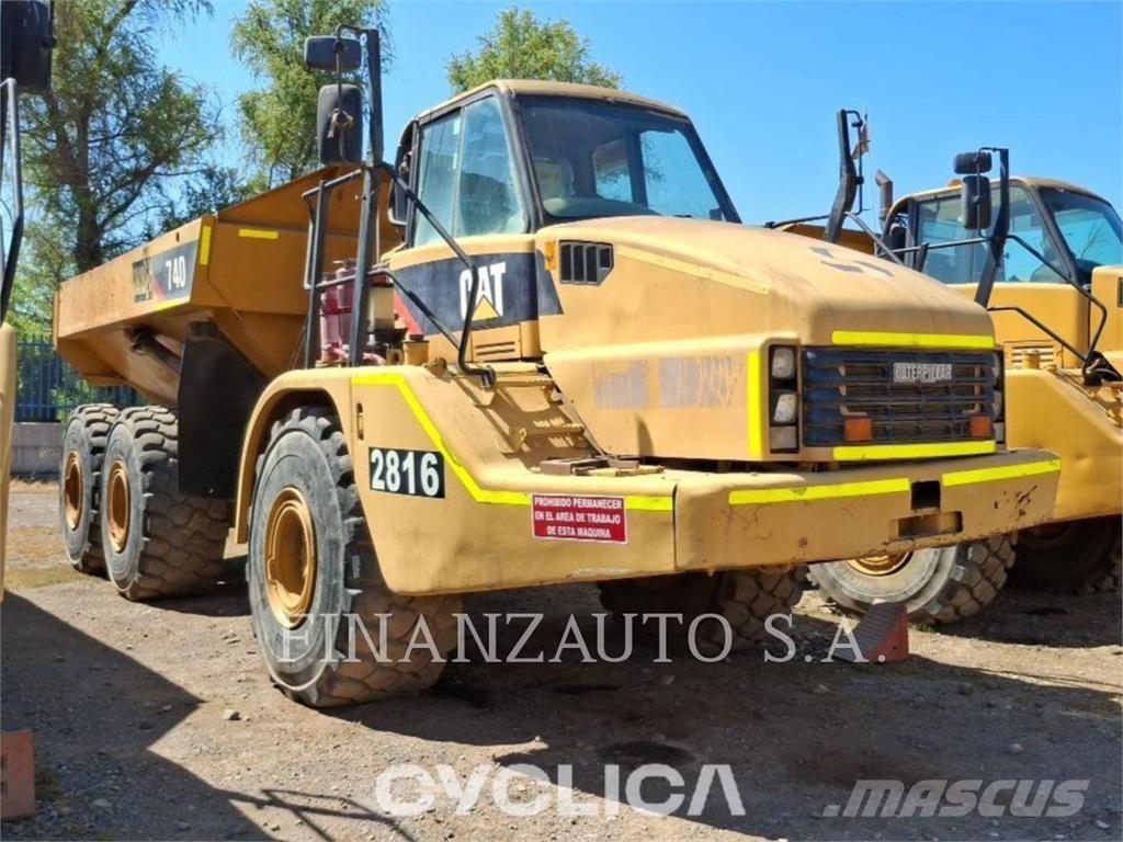 CAT 740 Liigendraamiga pinnaseveokid
