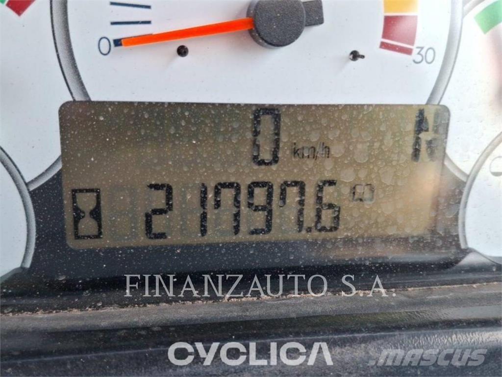 CAT 740 Liigendraamiga pinnaseveokid