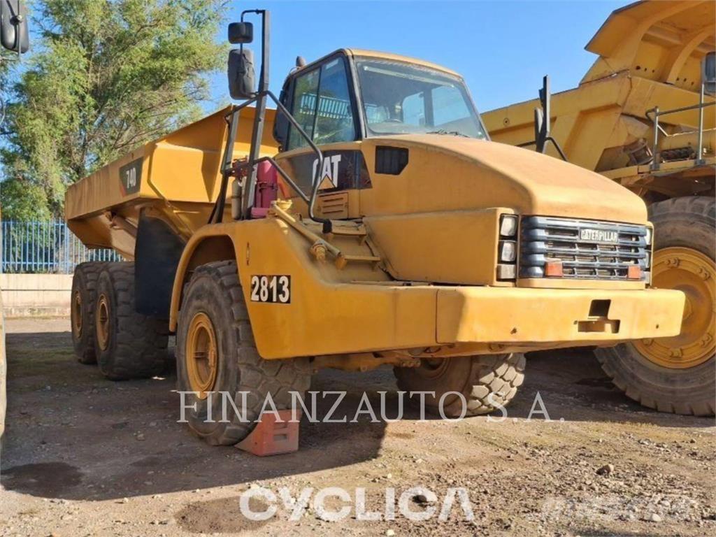 CAT 740 Liigendraamiga pinnaseveokid