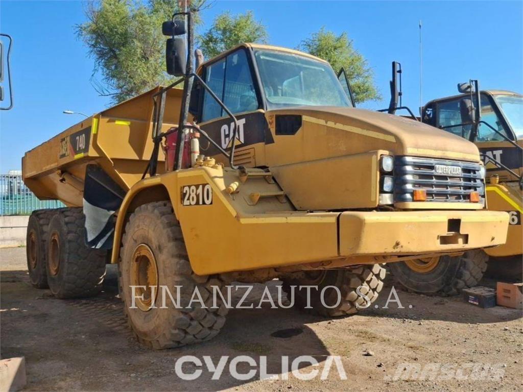 CAT 740 Liigendraamiga pinnaseveokid