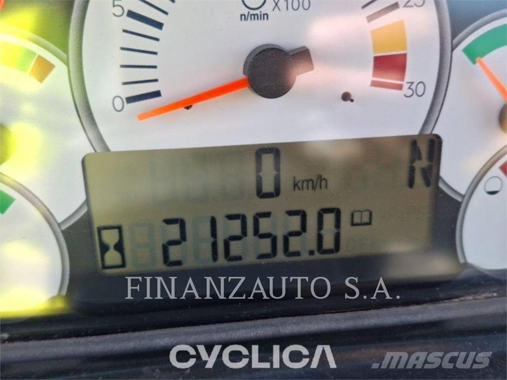 CAT 740 Liigendraamiga pinnaseveokid