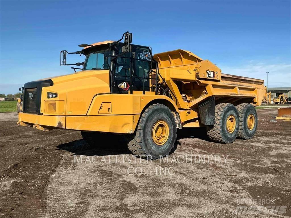 CAT 740 4EJ Liigendraamiga pinnaseveokid
