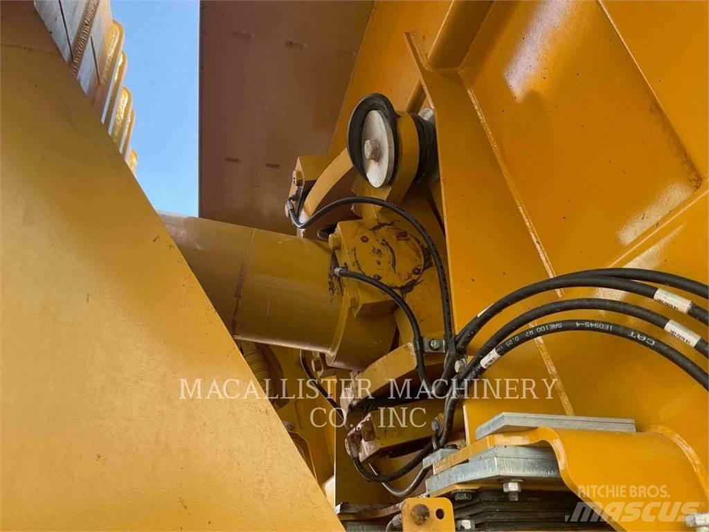 CAT 740 EJECTOR Liigendraamiga pinnaseveokid