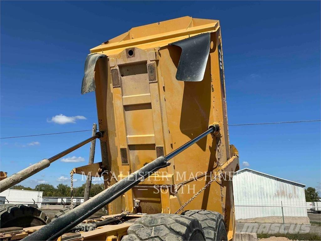 CAT 740 GC Liigendraamiga pinnaseveokid