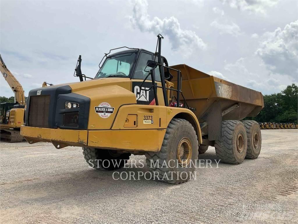 CAT 740B Liigendraamiga pinnaseveokid