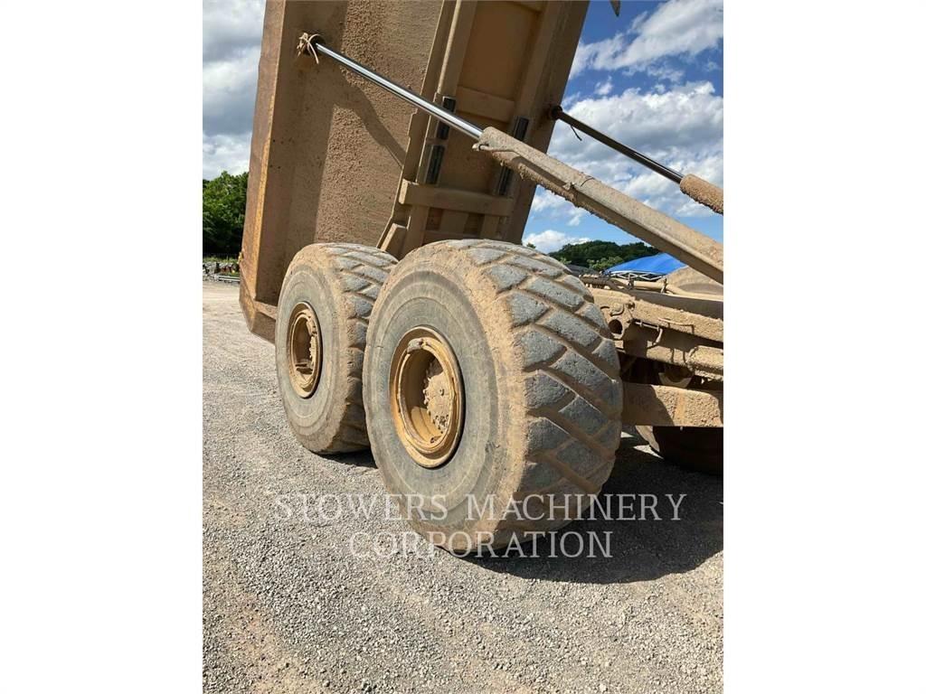 CAT 740B Liigendraamiga pinnaseveokid
