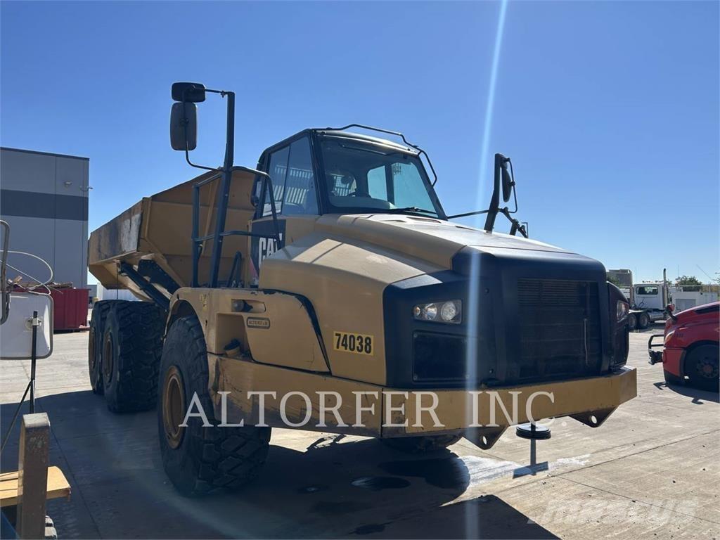 CAT 740B Liigendraamiga pinnaseveokid