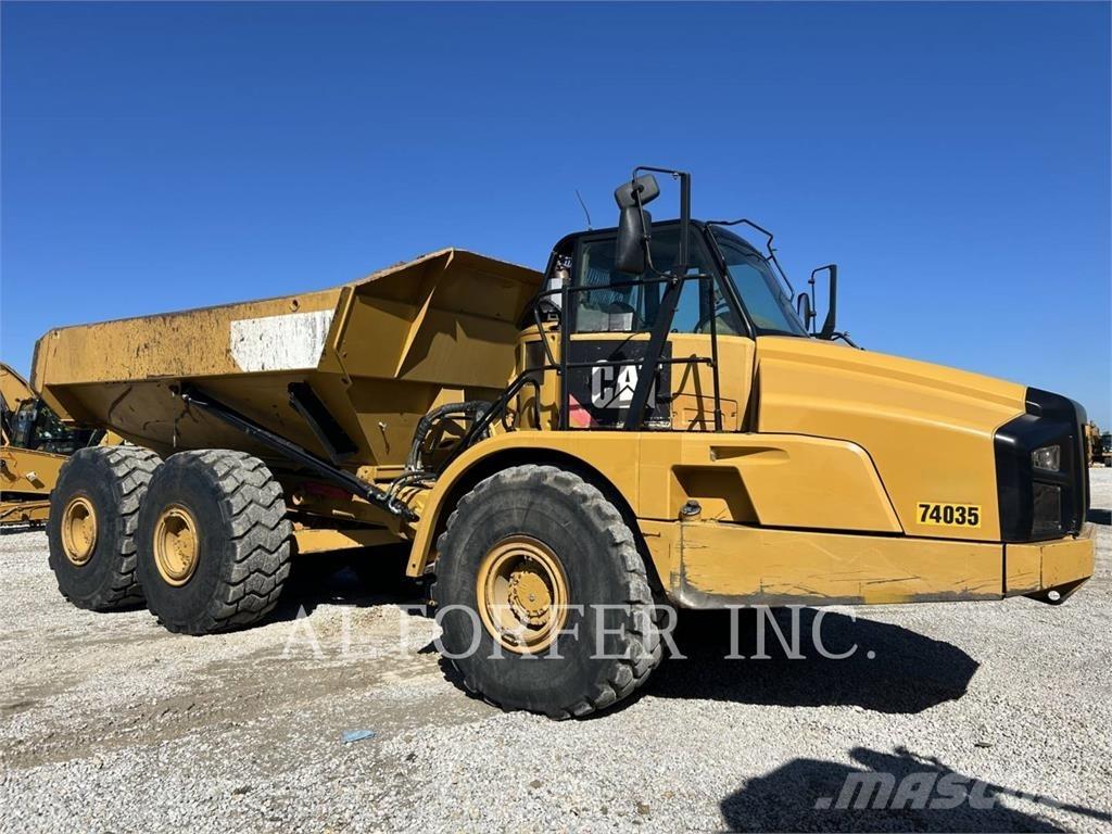 CAT 740B Liigendraamiga pinnaseveokid