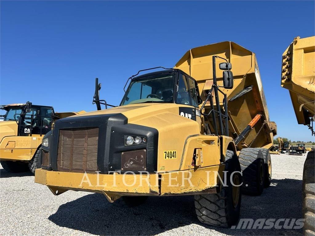 CAT 740B Liigendraamiga pinnaseveokid