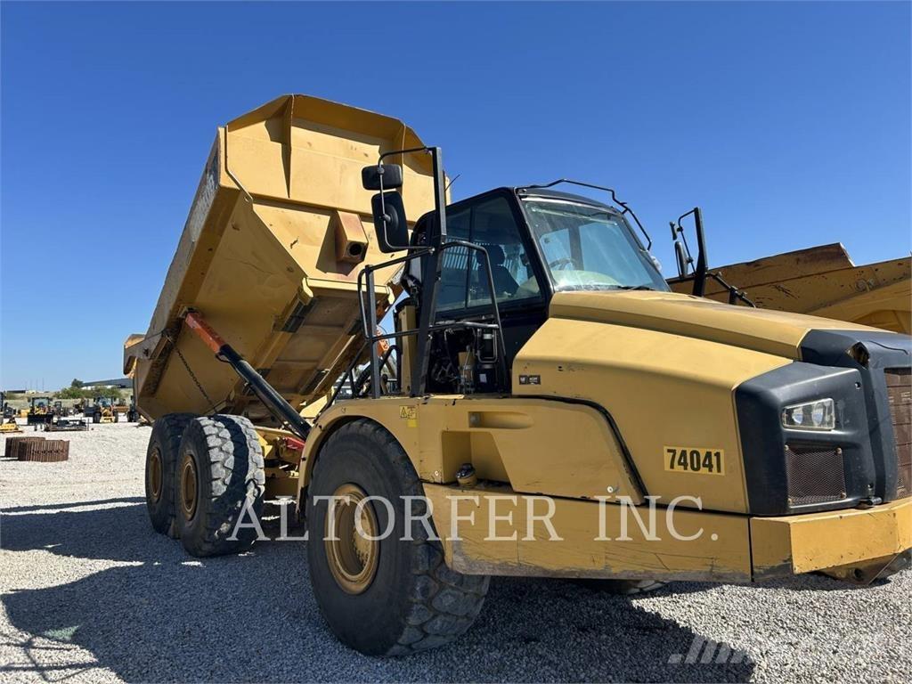 CAT 740B Liigendraamiga pinnaseveokid
