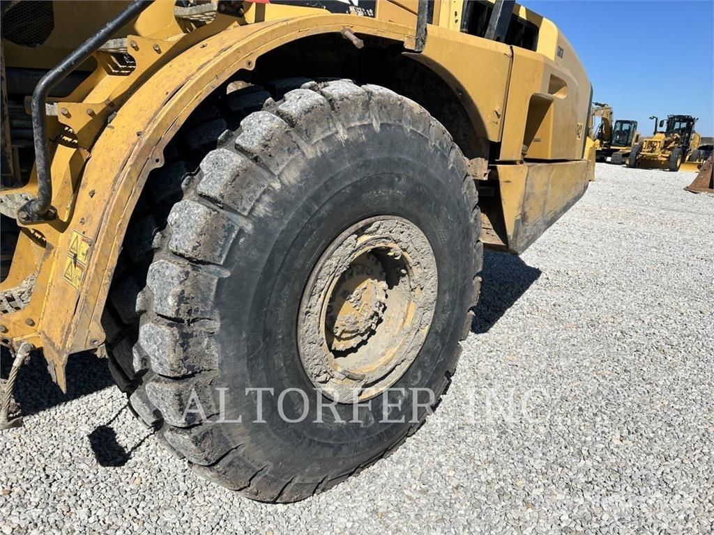 CAT 740B Liigendraamiga pinnaseveokid