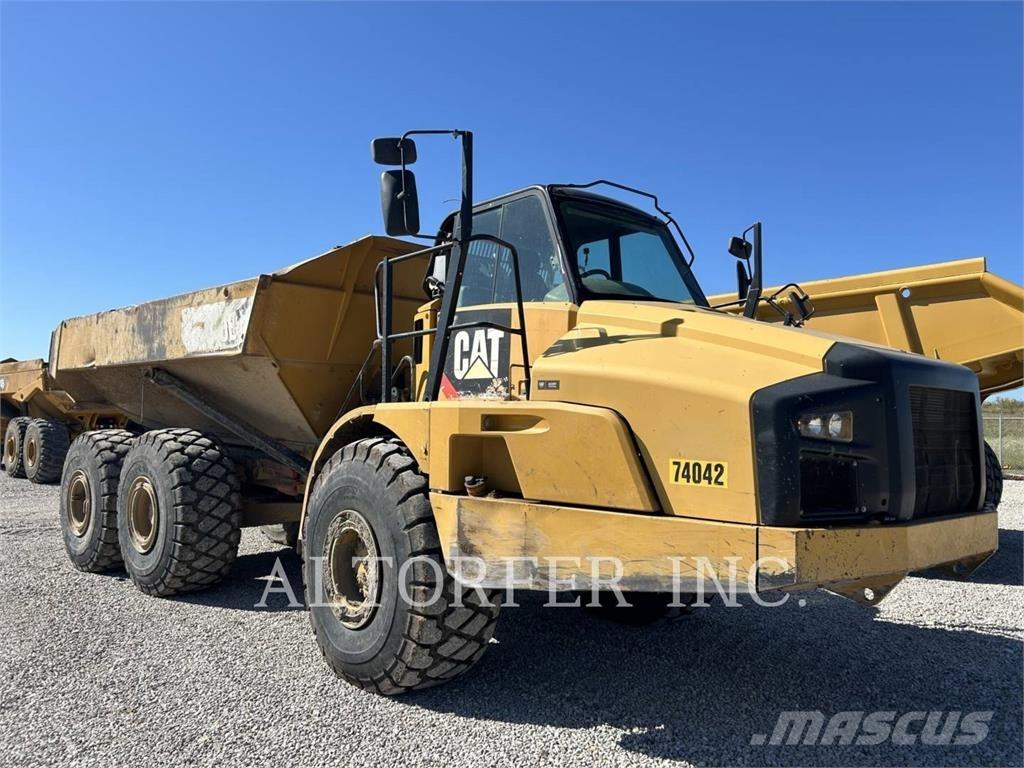 CAT 740B Liigendraamiga pinnaseveokid