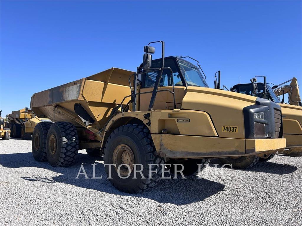 CAT 740B Liigendraamiga pinnaseveokid