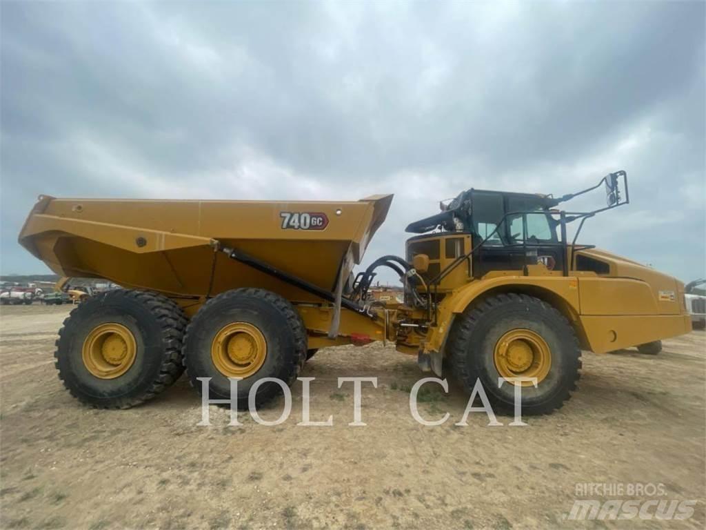 CAT 740GC Liigendraamiga pinnaseveokid