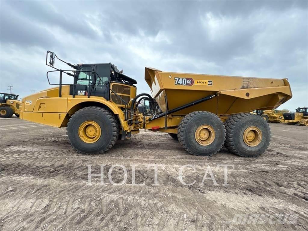 CAT 740GC Rataslaadurid