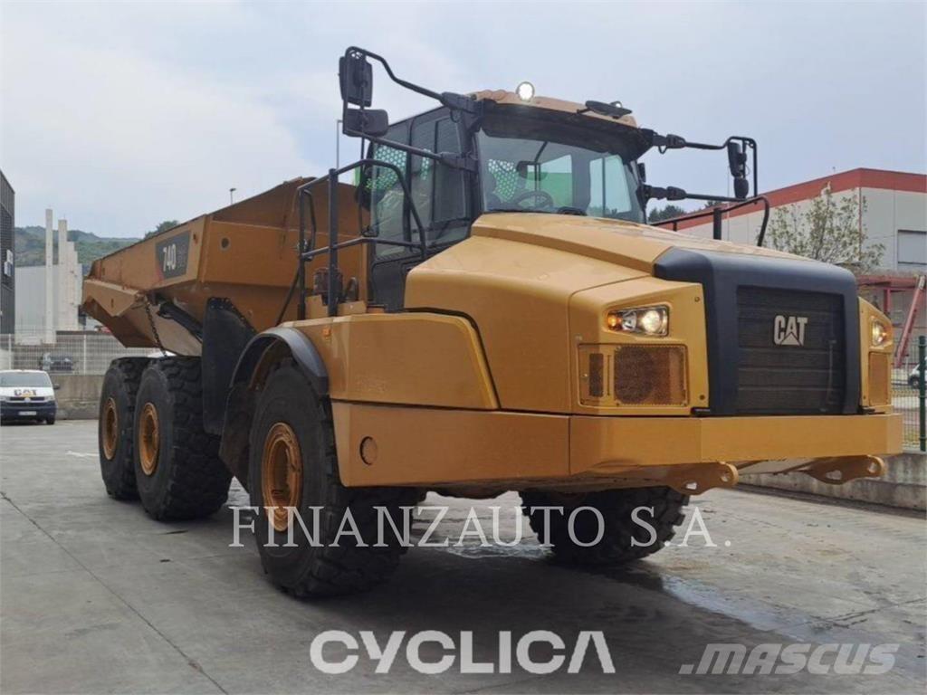 CAT 740GC Liigendraamiga pinnaseveokid