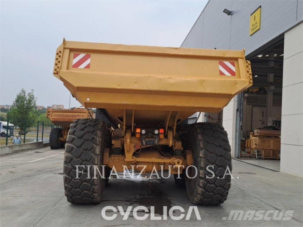 CAT 740GC Liigendraamiga pinnaseveokid