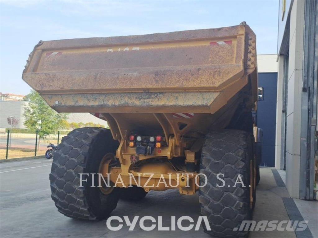 CAT 740GC Liigendraamiga pinnaseveokid