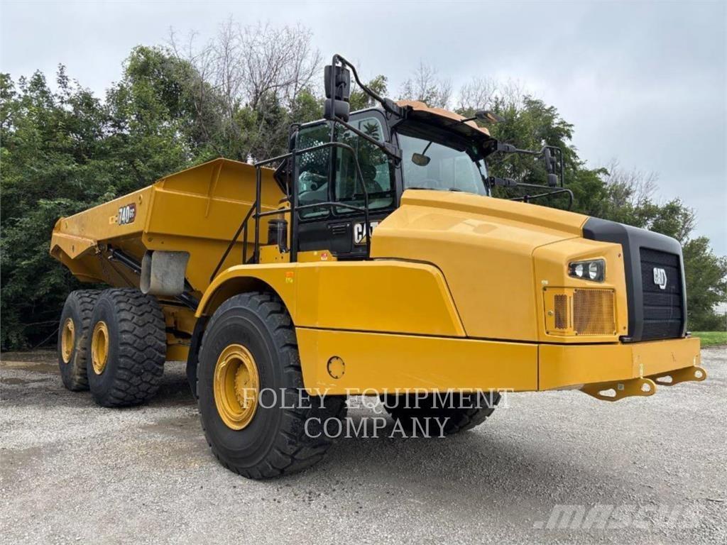 CAT 740GC-04 Liigendraamiga pinnaseveokid