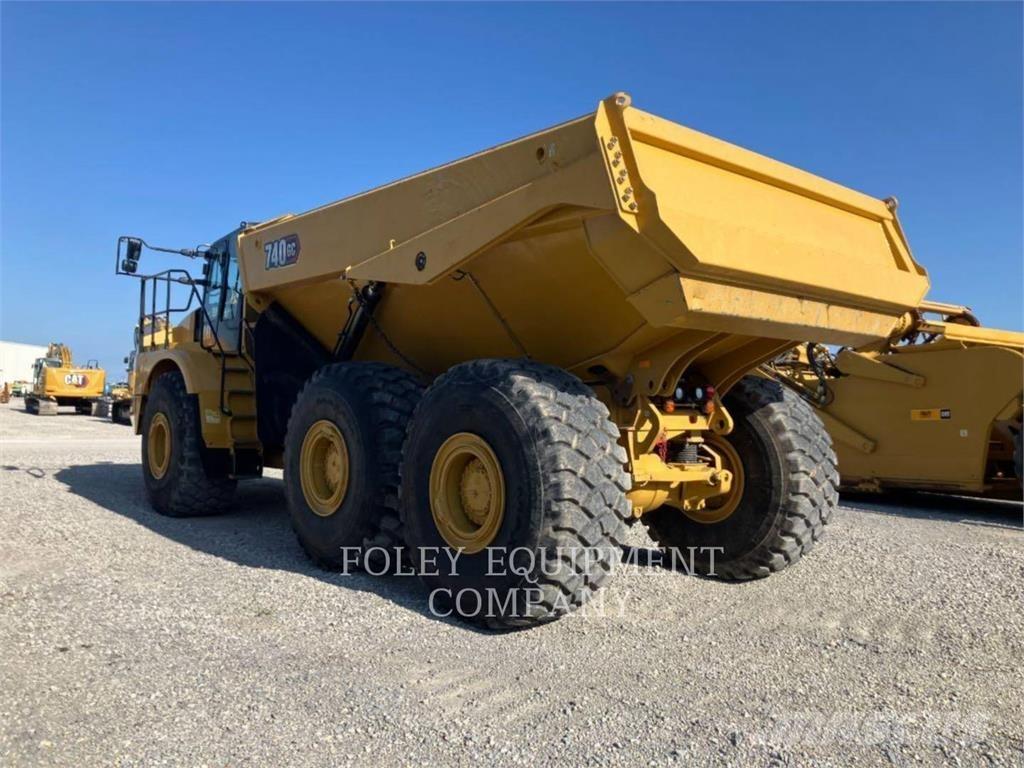 CAT 740GC-04 Liigendraamiga pinnaseveokid