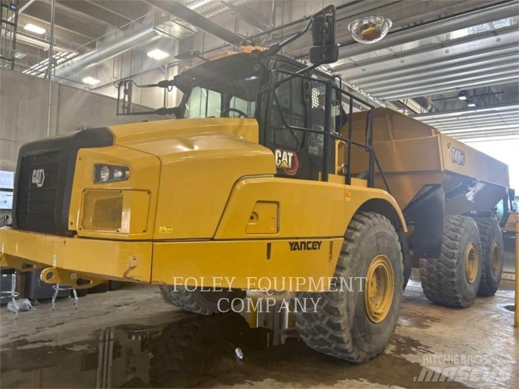 CAT 740GC-04 Liigendraamiga pinnaseveokid