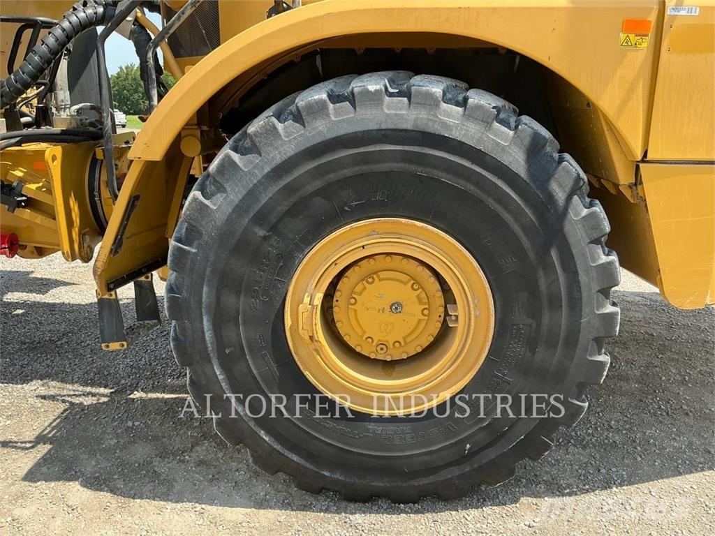 CAT 745 Liigendraamiga pinnaseveokid