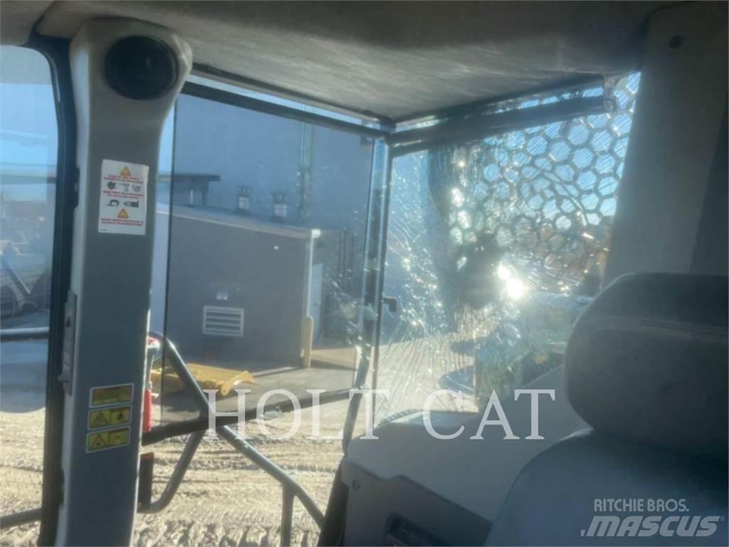 CAT 745 Liigendraamiga pinnaseveokid