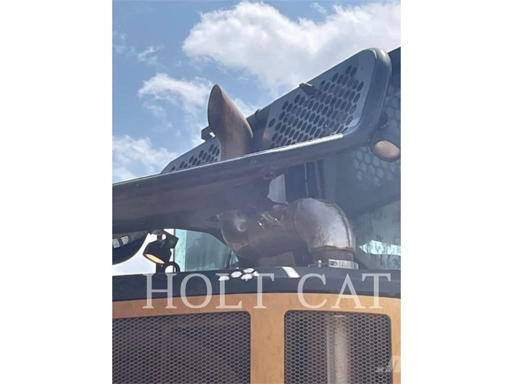 CAT 745 Liigendraamiga pinnaseveokid