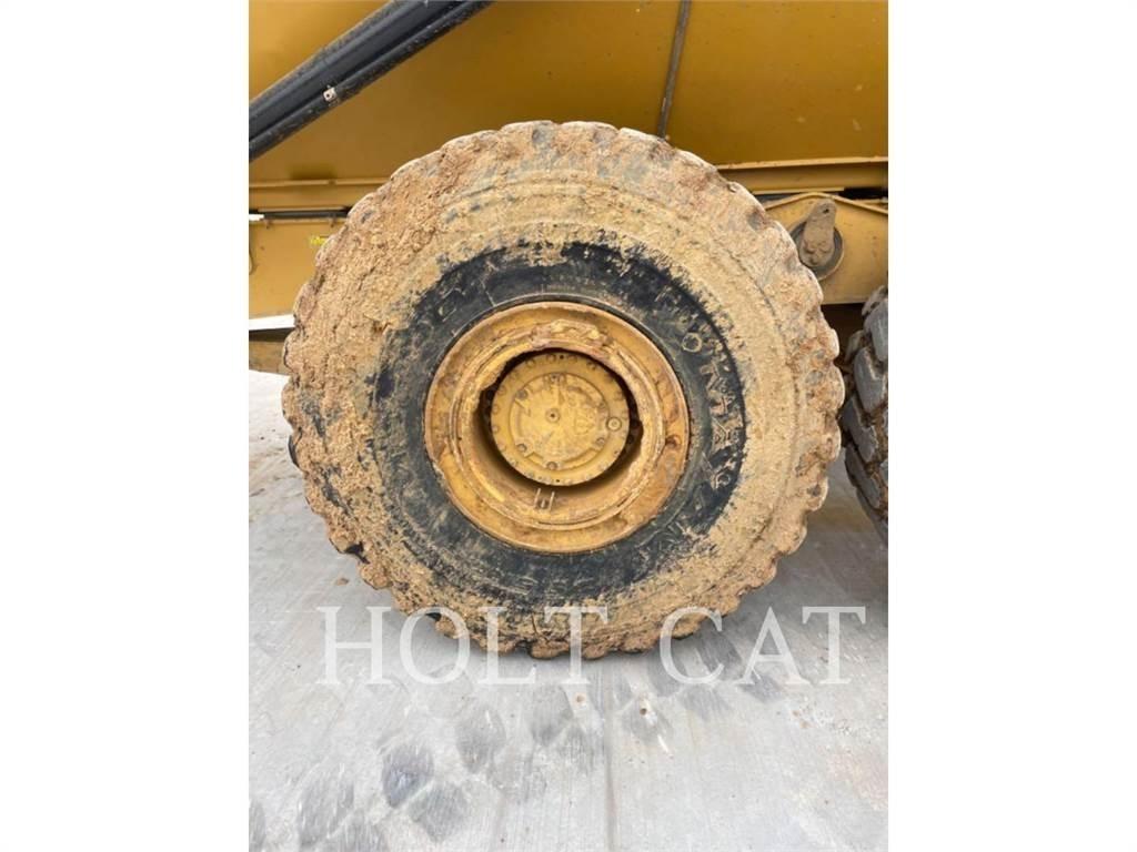 CAT 745 Liigendraamiga pinnaseveokid