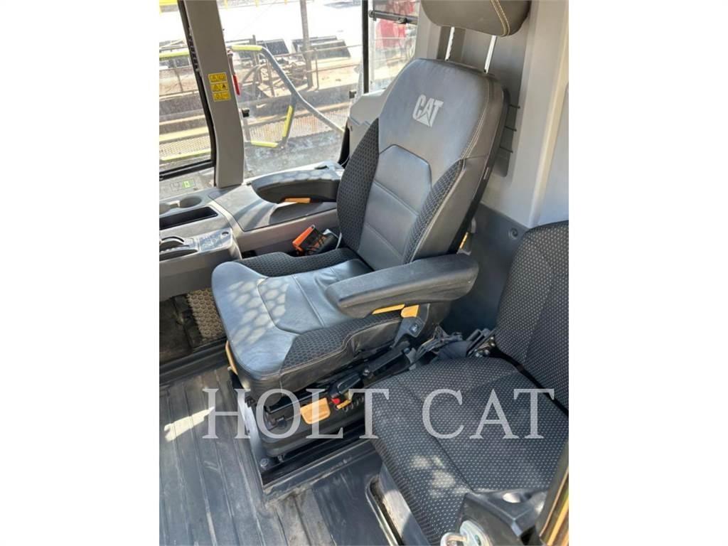 CAT 745 Liigendraamiga pinnaseveokid