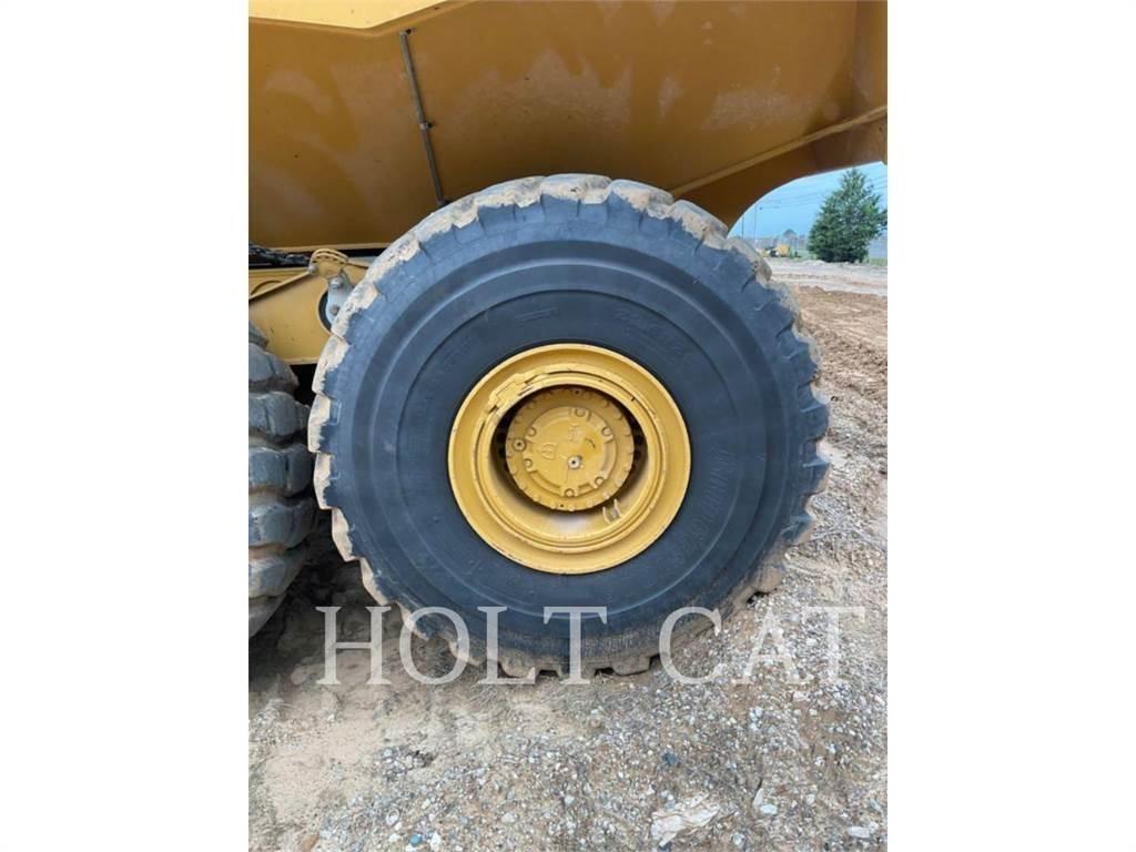 CAT 745 Liigendraamiga pinnaseveokid