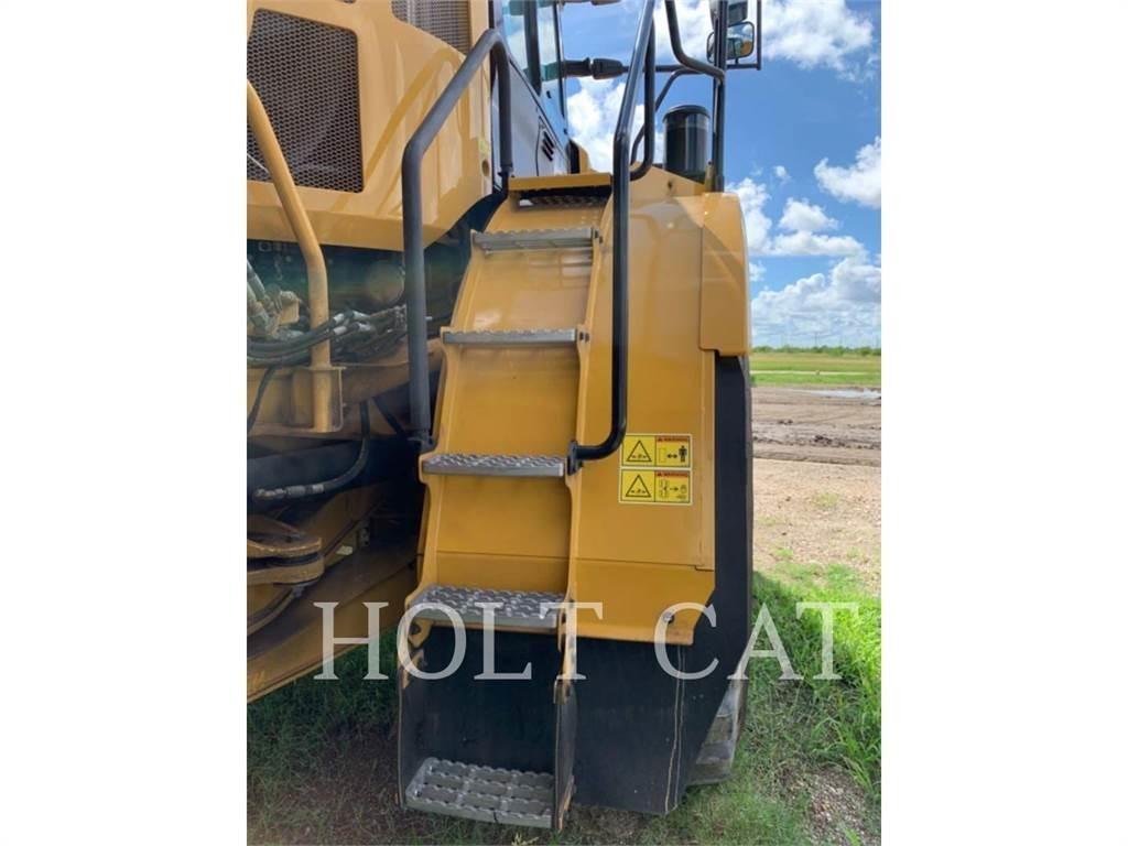 CAT 745 Liigendraamiga pinnaseveokid