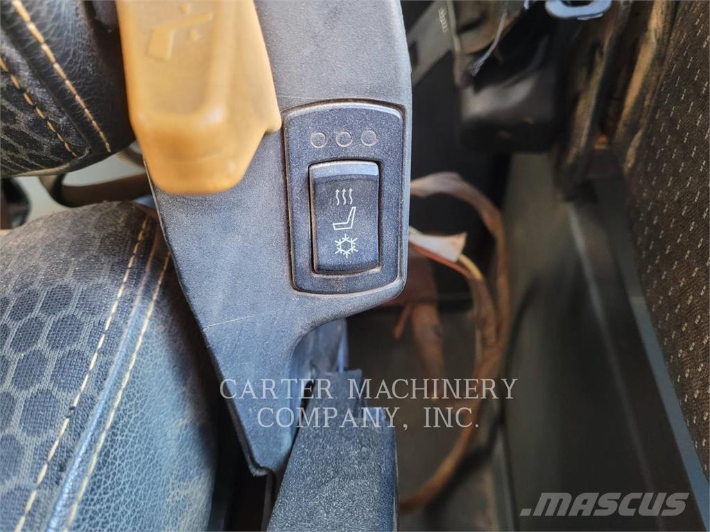 CAT 745 Liigendraamiga pinnaseveokid