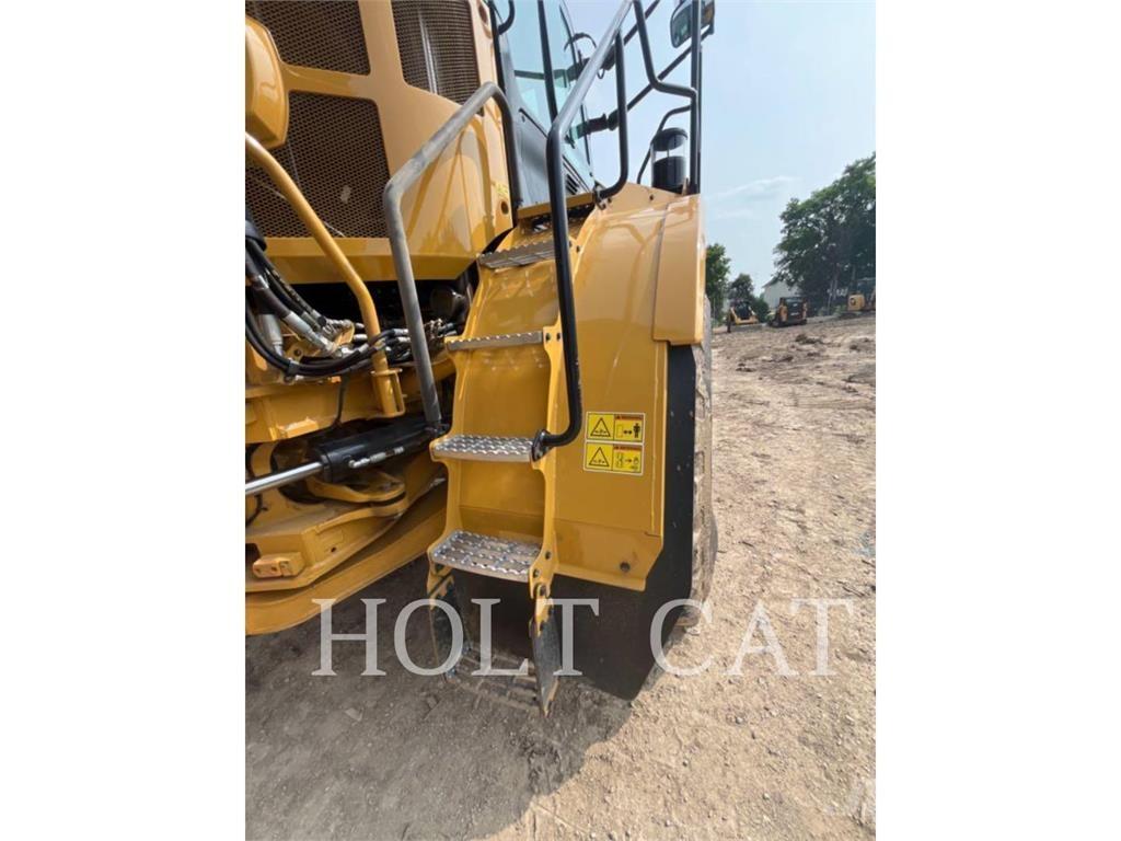 CAT 745 Liigendraamiga pinnaseveokid