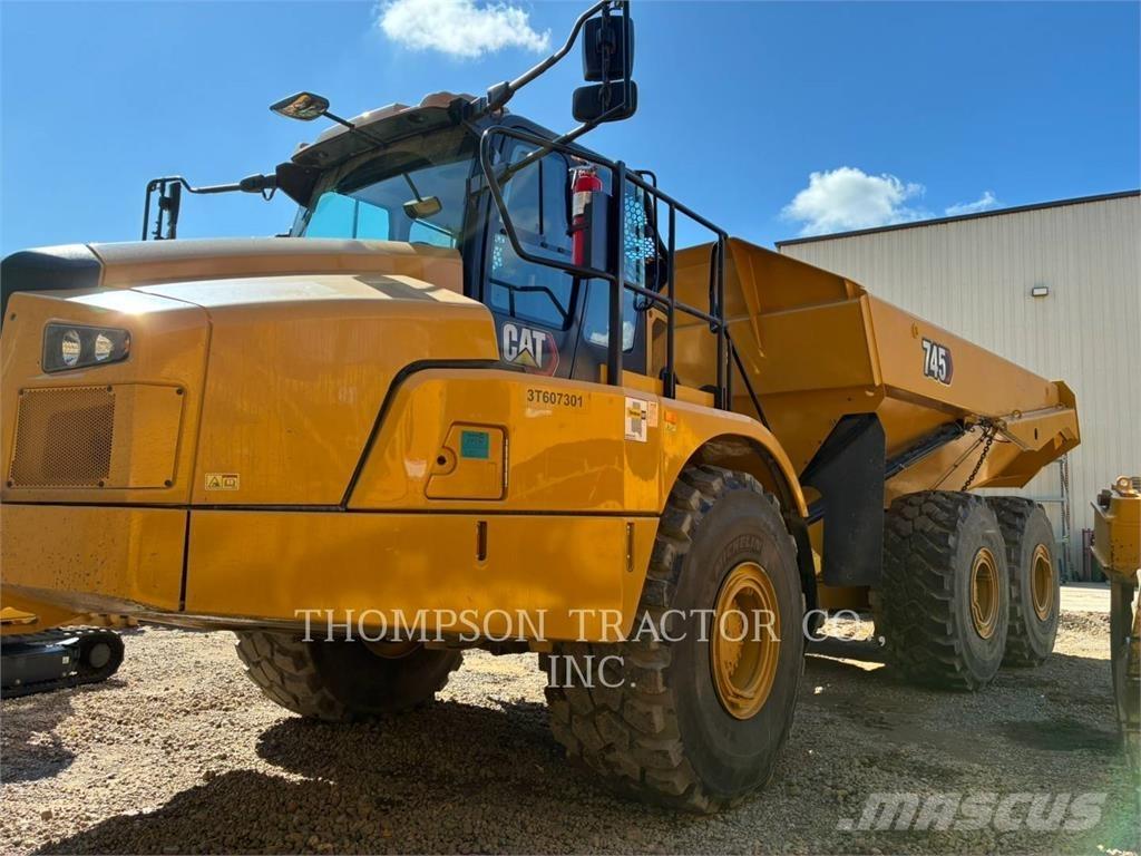 CAT 745 Liigendraamiga pinnaseveokid