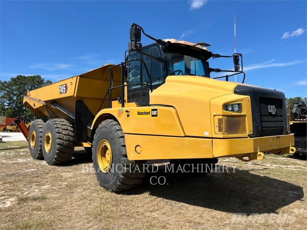 CAT 745 Liigendraamiga pinnaseveokid