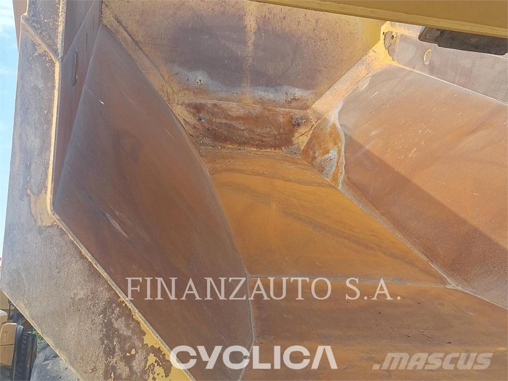 CAT 745 Liigendraamiga pinnaseveokid