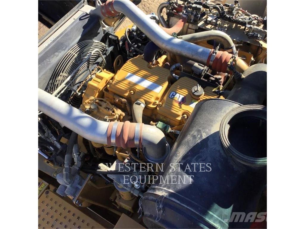 CAT 745 Liigendraamiga pinnaseveokid