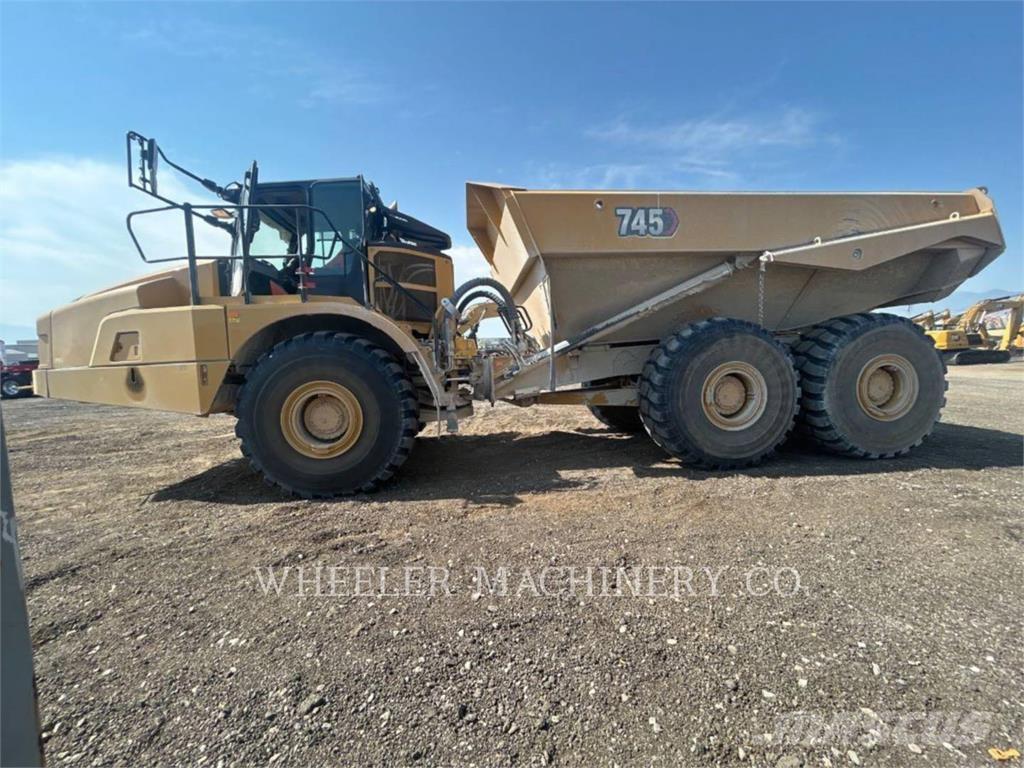 CAT 745 TG Liigendraamiga pinnaseveokid