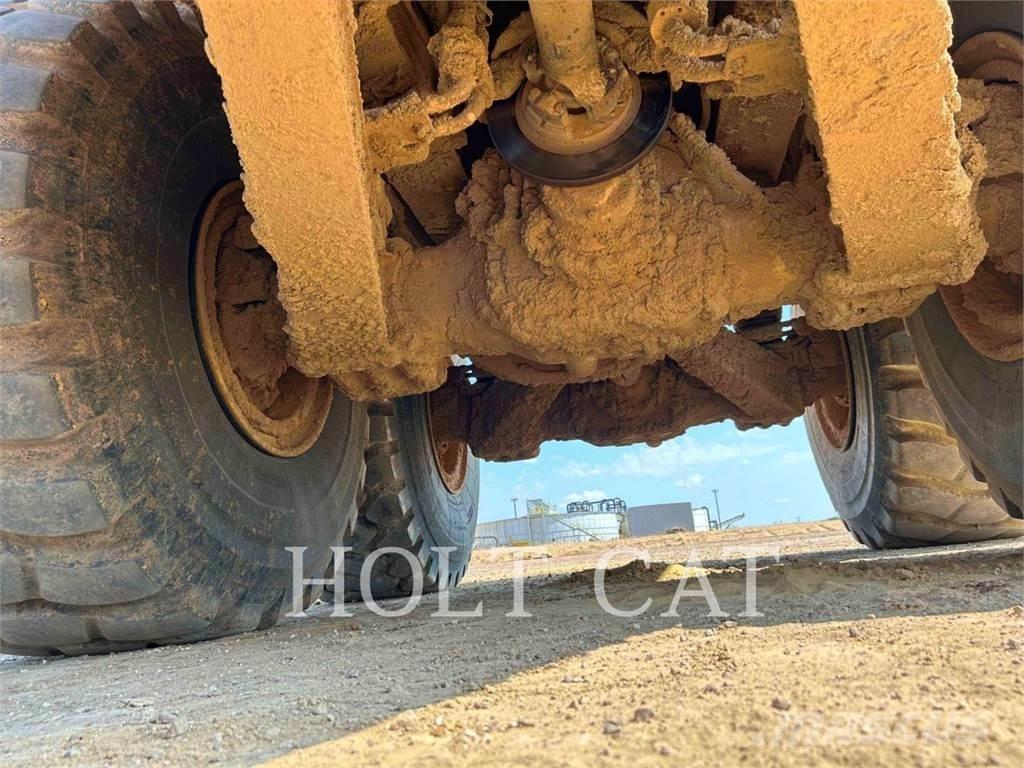 CAT 74504 Liigendraamiga pinnaseveokid