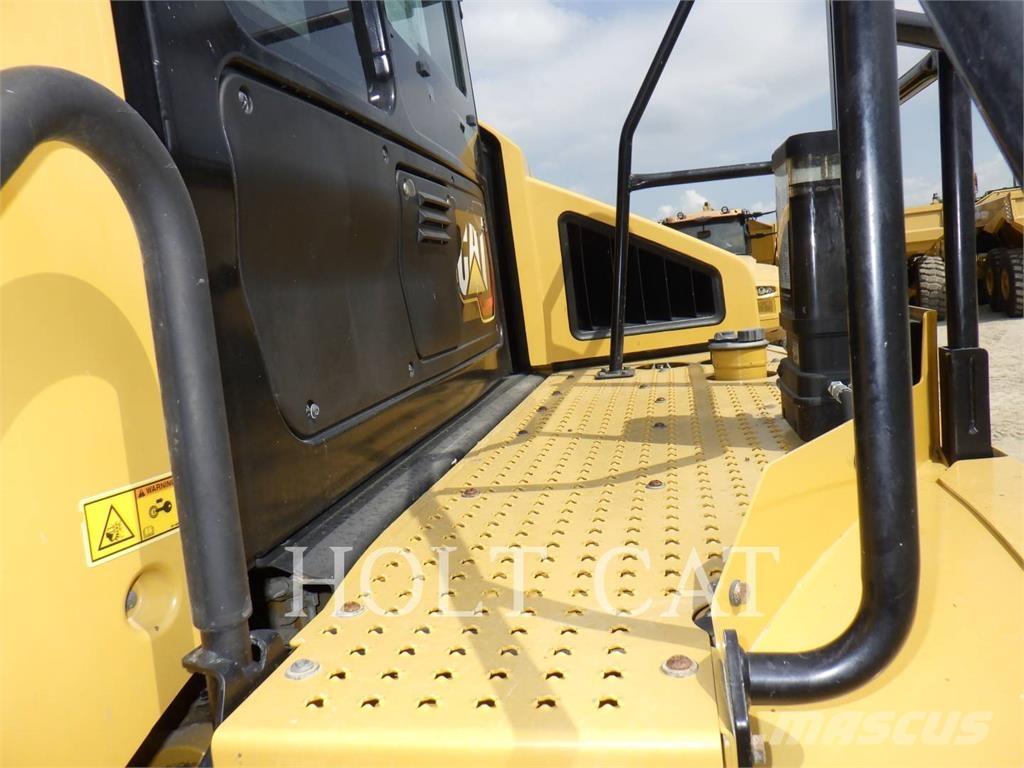 CAT 74504 Liigendraamiga pinnaseveokid